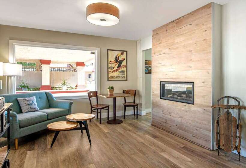 酒店 Econo Lodge Inn & Suites Durango