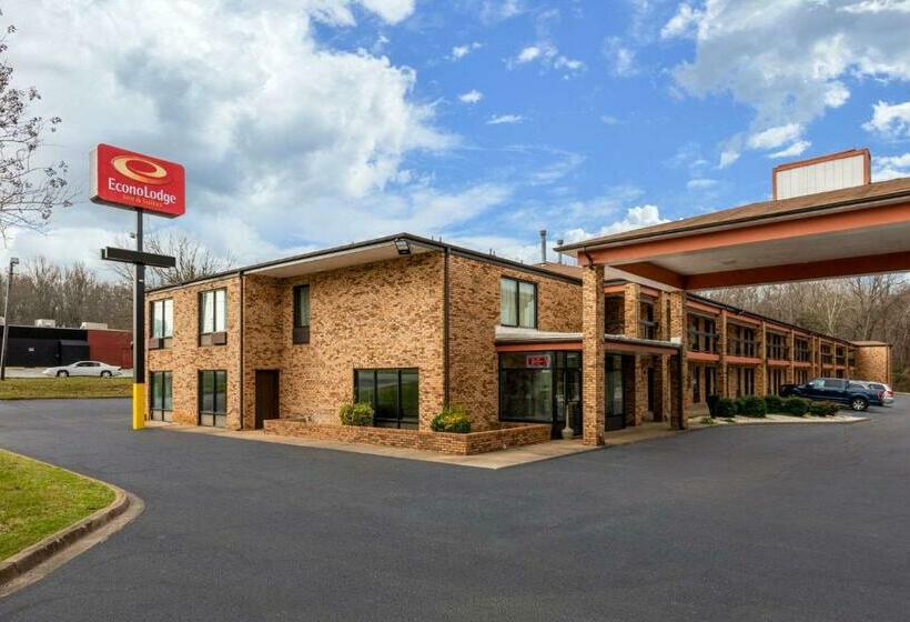 فندق Econo Lodge Inn & Suites