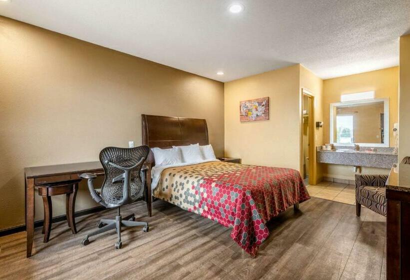 فندق Econo Lodge Inn & Suites