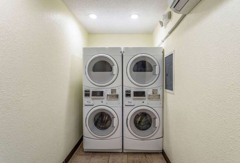 فندق Econo Lodge