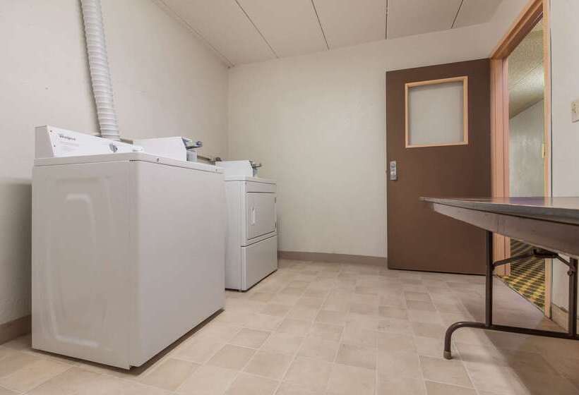 فندق Econo Lodge