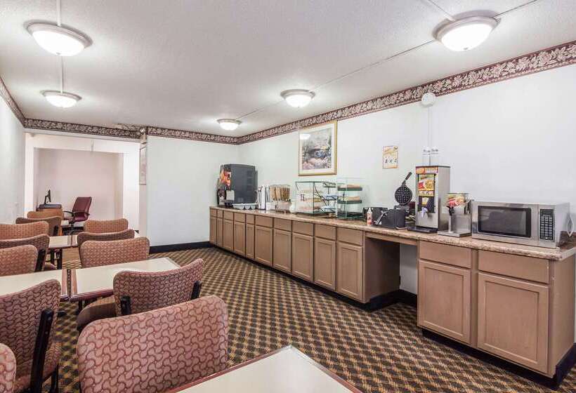 فندق Econo Lodge