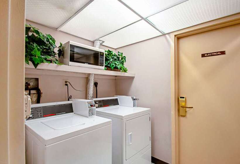 호텔 Econo Lodge Metro