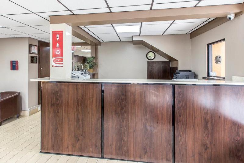 Отель Econo Lodge Midtown