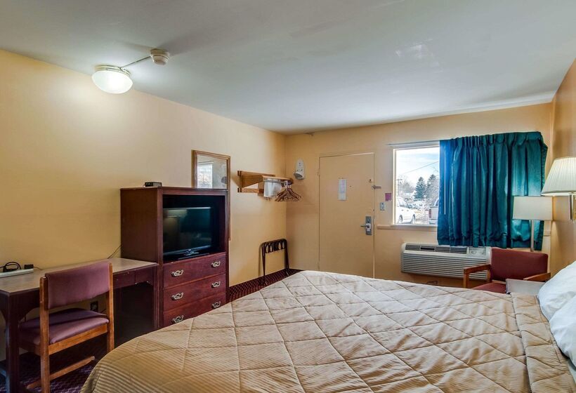 בית מלון כפרי Econo Lodge Near Bluefield College