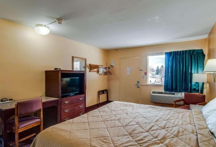 בית מלון כפרי Econo Lodge Near Bluefield College