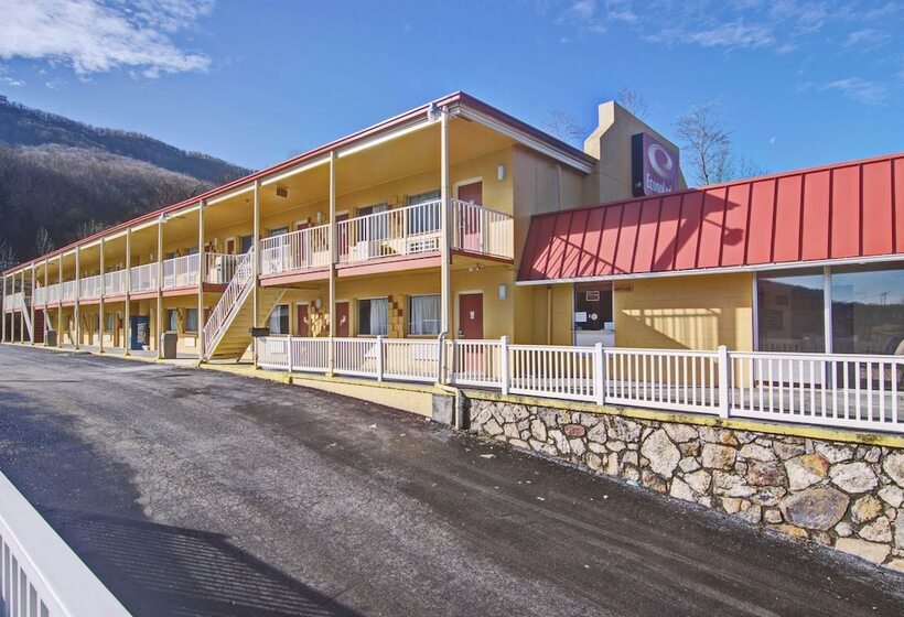 בית מלון כפרי Econo Lodge Near Bluefield College