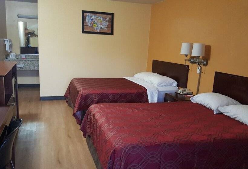 בית מלון כפרי Econo Lodge Near Bluefield College