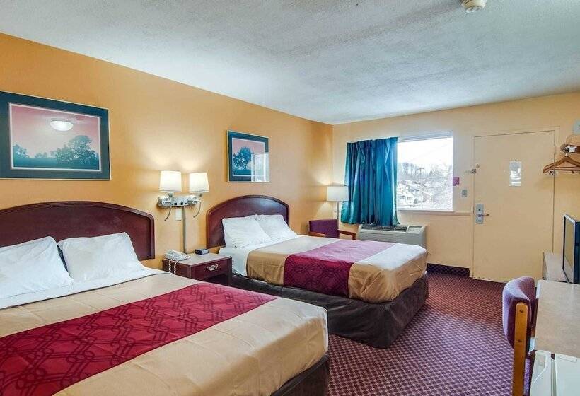 בית מלון כפרי Econo Lodge Near Bluefield College
