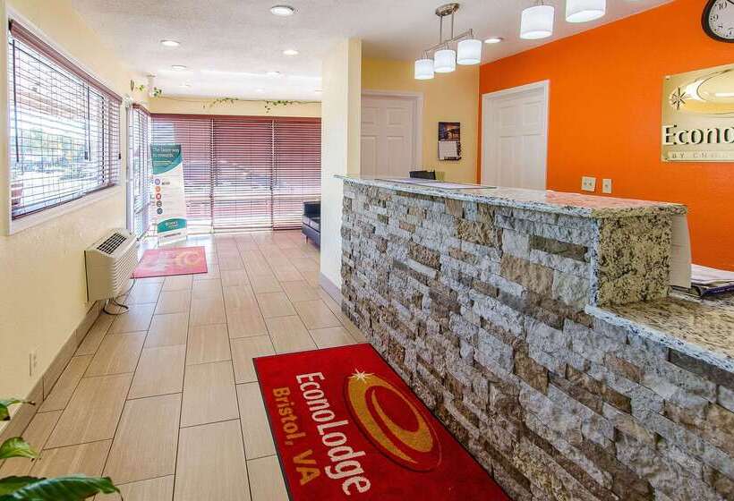 فندق Econo Lodge Near Motor Speedway