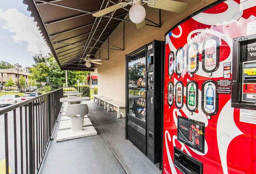 فندق Econo Lodge North