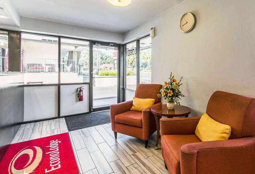 فندق Econo Lodge North