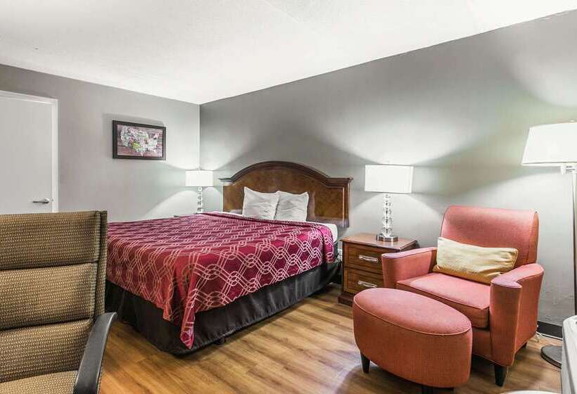 فندق Econo Lodge North
