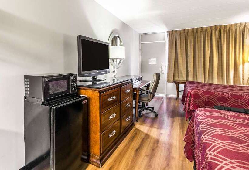 فندق Econo Lodge North