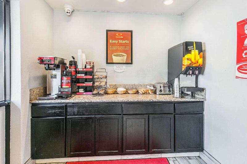 فندق Econo Lodge North