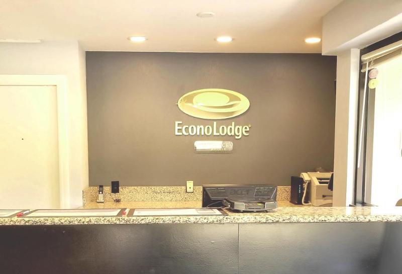 فندق Econo Lodge North