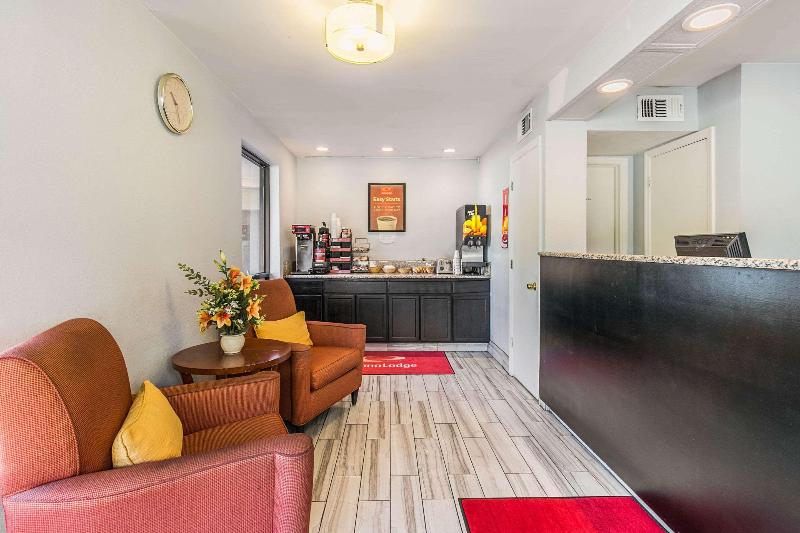 فندق Econo Lodge North