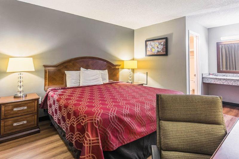 فندق Econo Lodge North