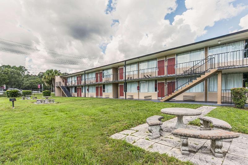 فندق Econo Lodge North