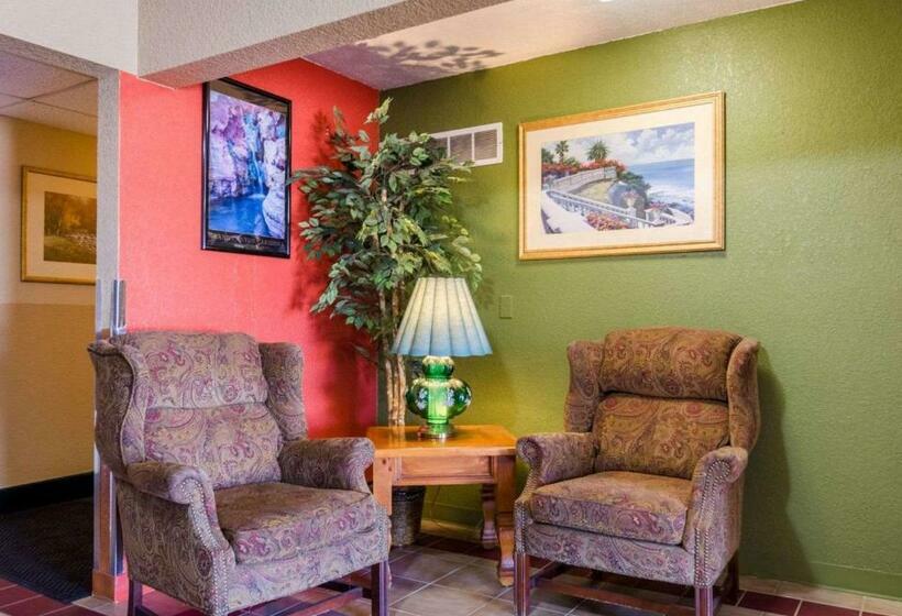 فندق Econo Lodge Ottawa