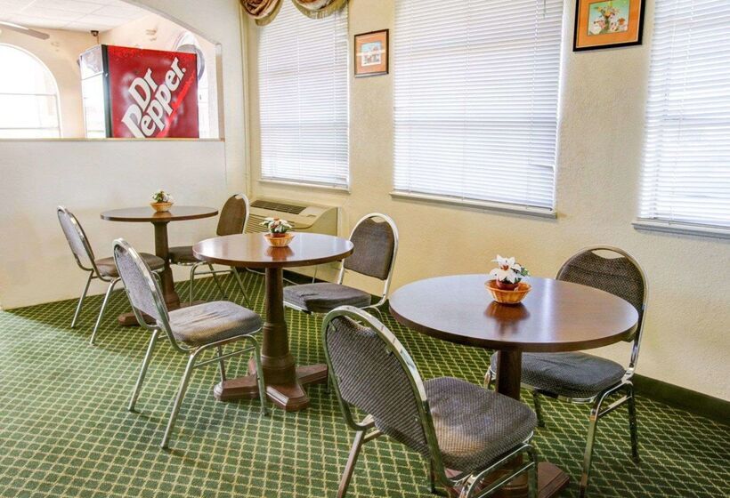 فندق Econo Lodge Temple