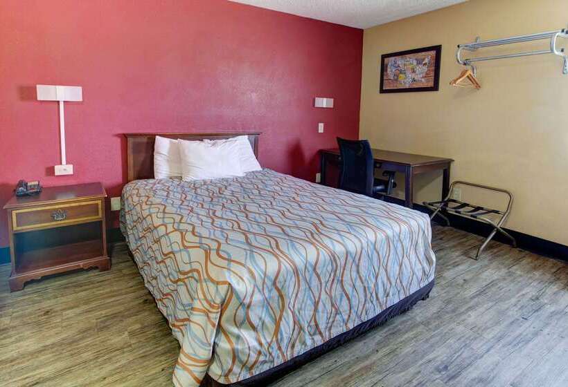 Отель Econo Lodge Town Center