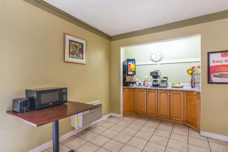 فندق Regency Inn