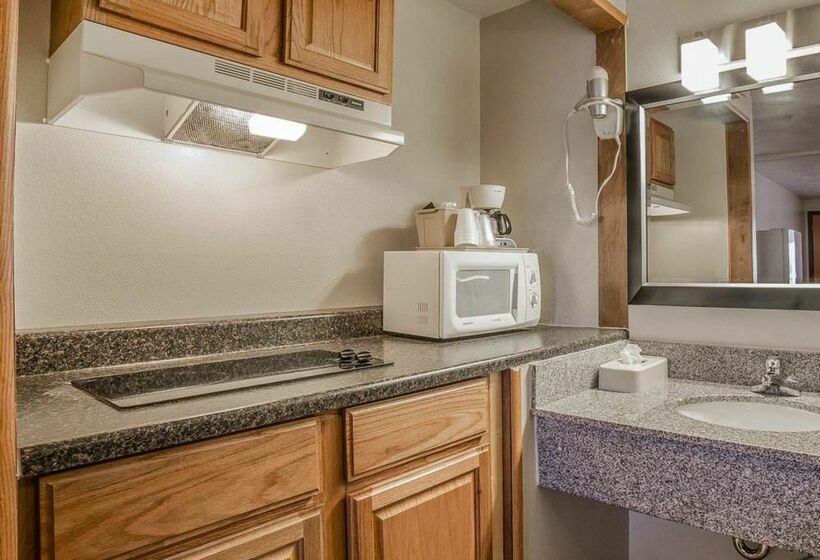 فندق Econo Lodge Downtown