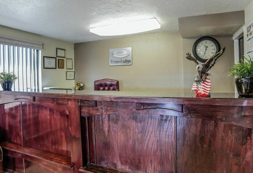 בית מלון כפרי Econo Lodge Downtown