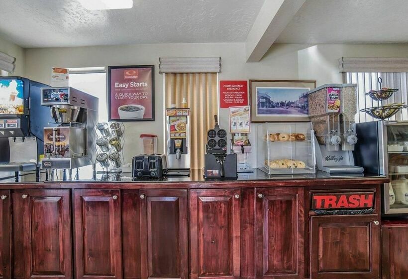 فندق Econo Lodge Downtown