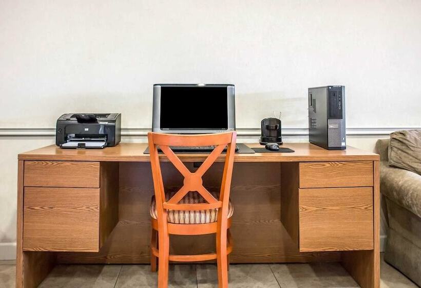 فندق Econo Lodge