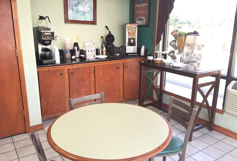 فندق Economy Inn