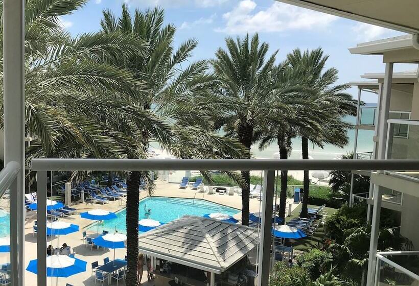 فندق Edgewater Beach