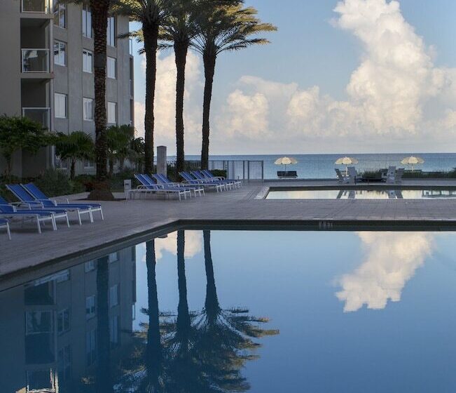 فندق Edgewater Beach