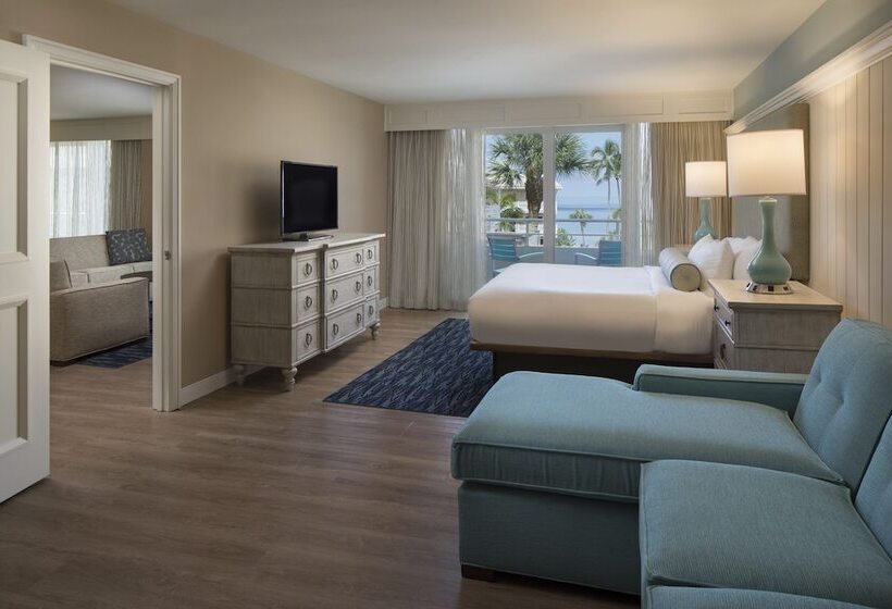 فندق Edgewater Beach