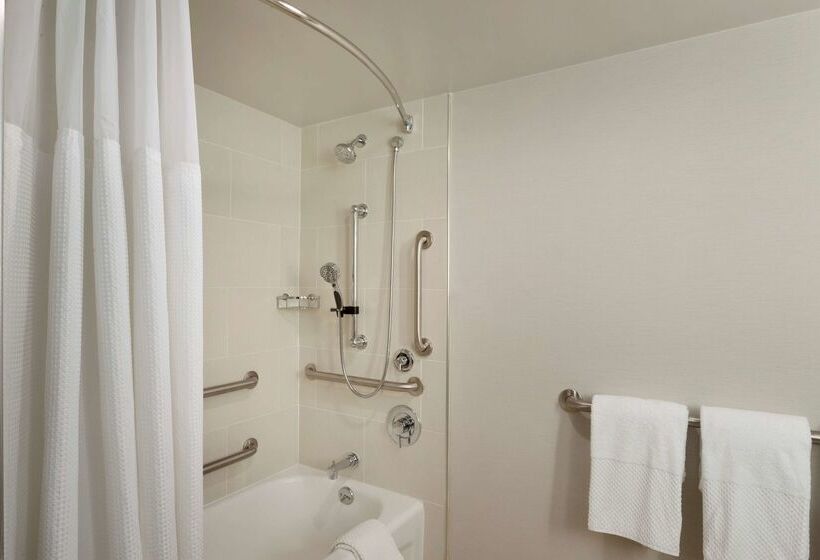 בית מלון כפרי Embassy Suites By Hilton Columbus