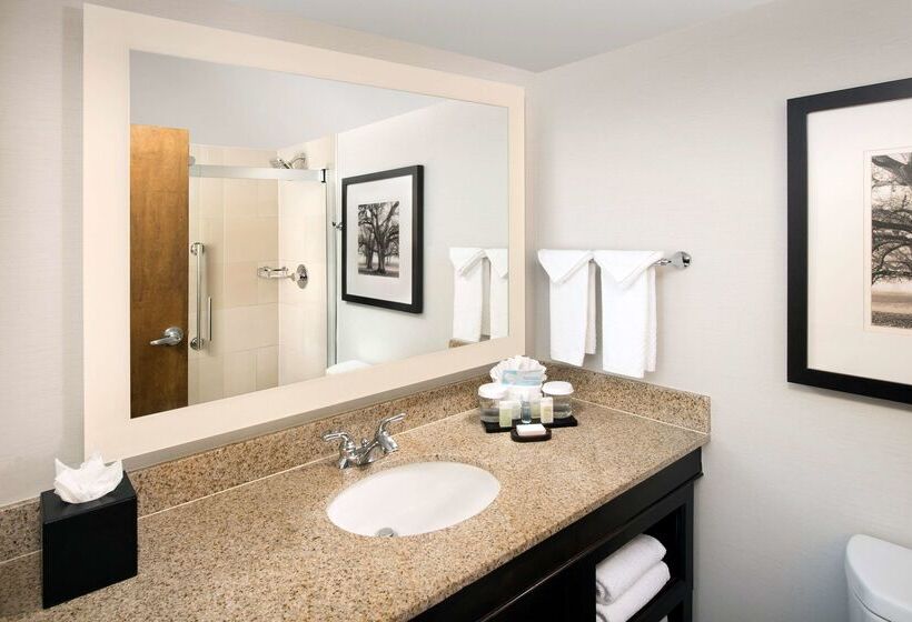 בית מלון כפרי Embassy Suites By Hilton Columbus