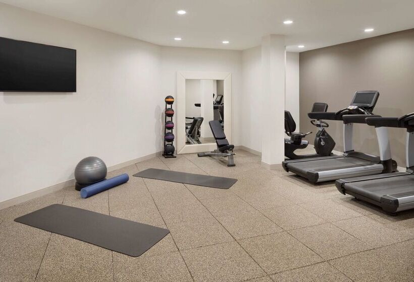 هتل Embassy Suites By Hilton Columbus