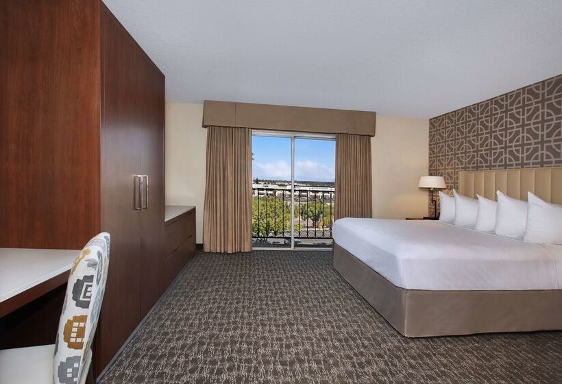 فندق Embassy Suites By Hilton Anaheim North