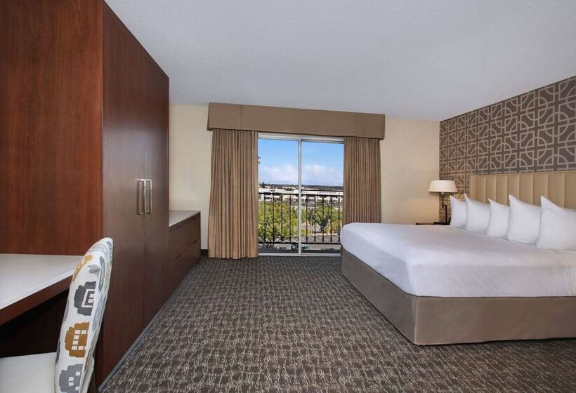 فندق Embassy Suites By Hilton Anaheim North