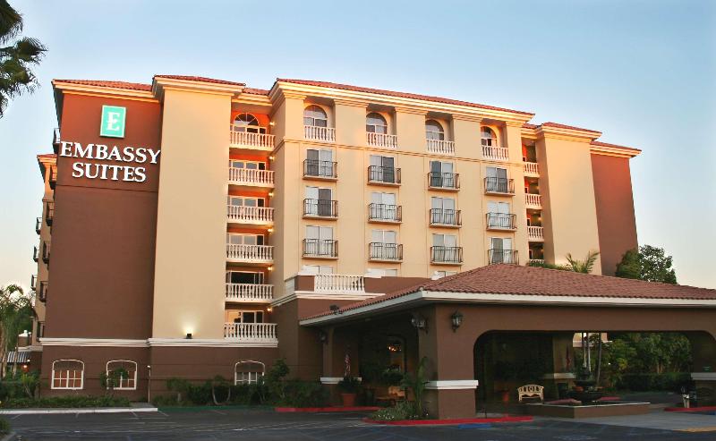 فندق Embassy Suites By Hilton Anaheim North