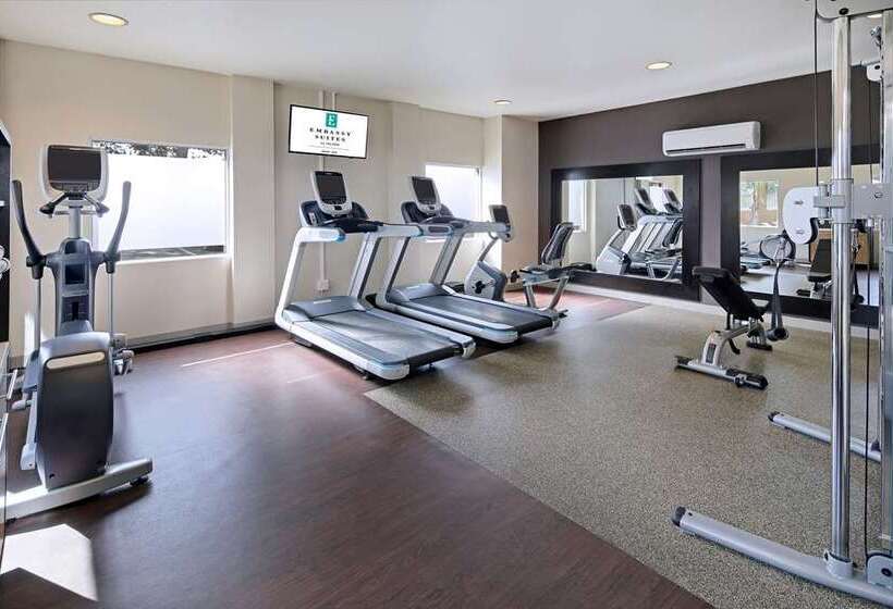 فندق Embassy Suites By Hilton Anaheim North