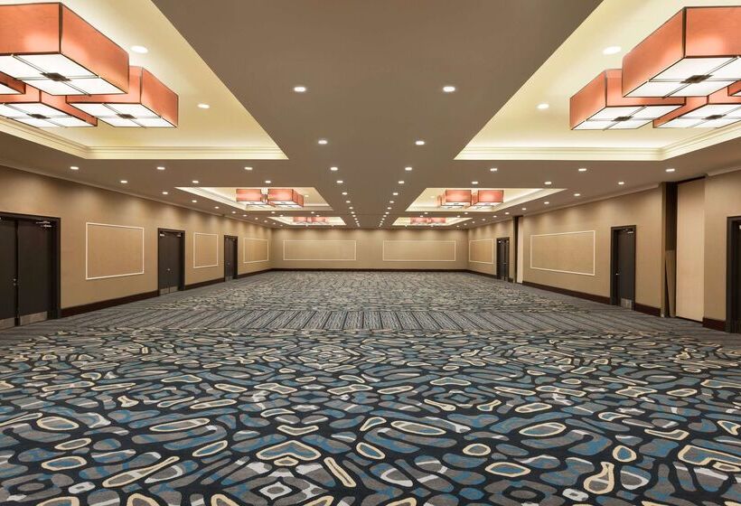 فندق Embassy Suites By Hilton Atlanta Airport