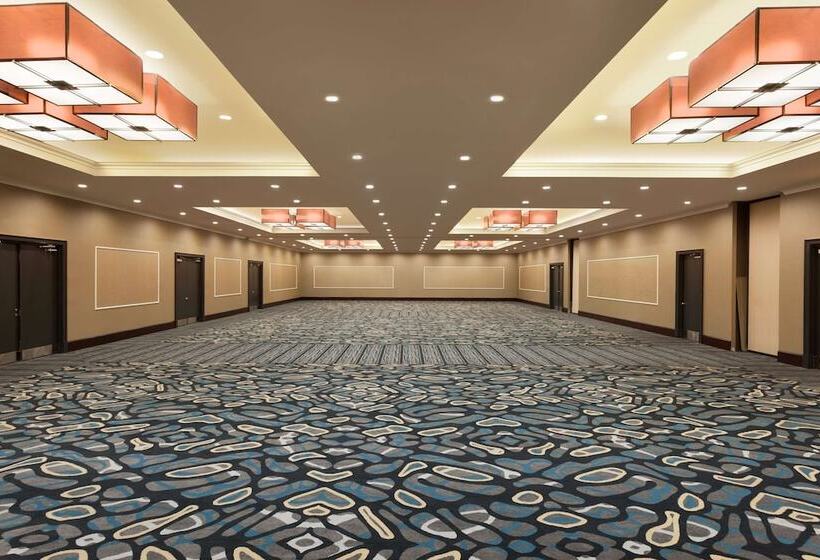 فندق Embassy Suites By Hilton Atlanta Airport