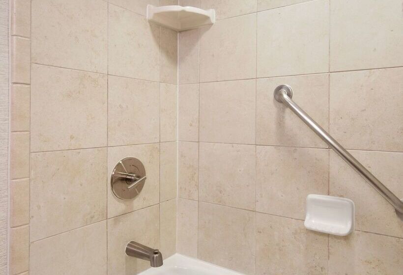 هتل Embassy Suites By Hilton Austin Central