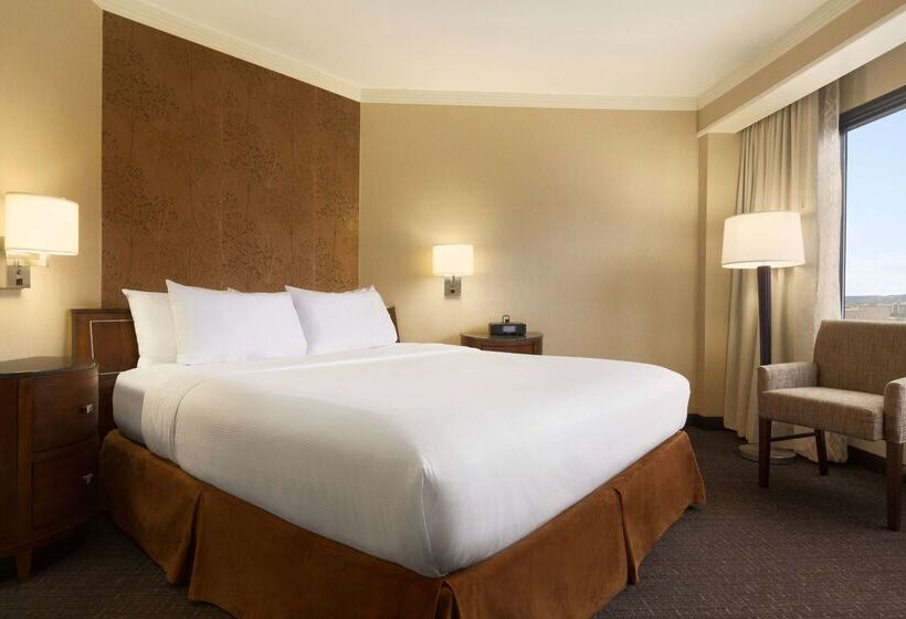 Отель Embassy Suites By Hilton Austin Downtown South Congress