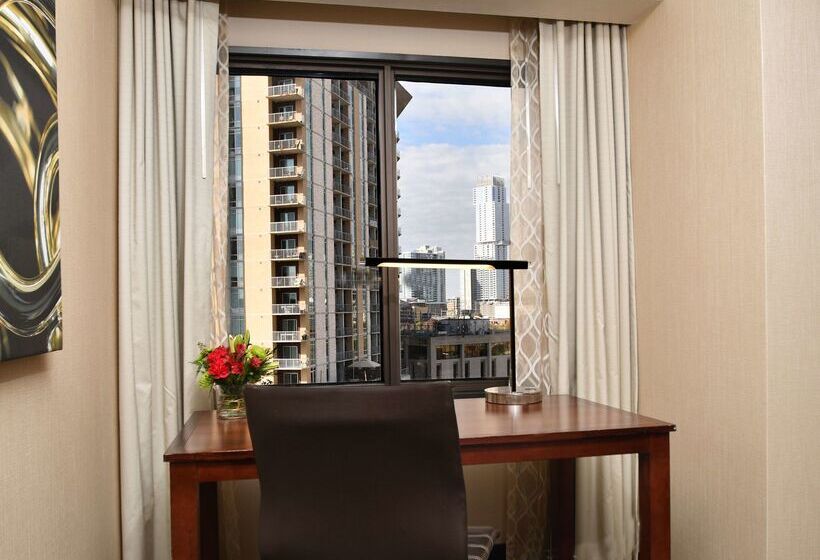 호텔 Embassy Suites By Hilton Austin Downtown South Congress