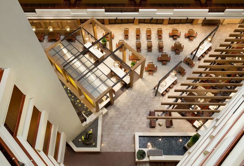Отель Embassy Suites By Hilton Austin Downtown South Congress