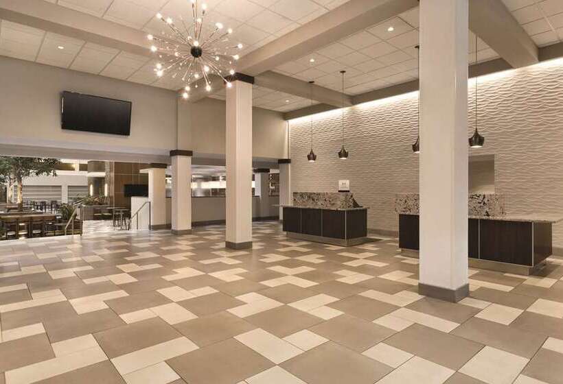 هتل Embassy Suites By Hilton Bloomington/minneapolis