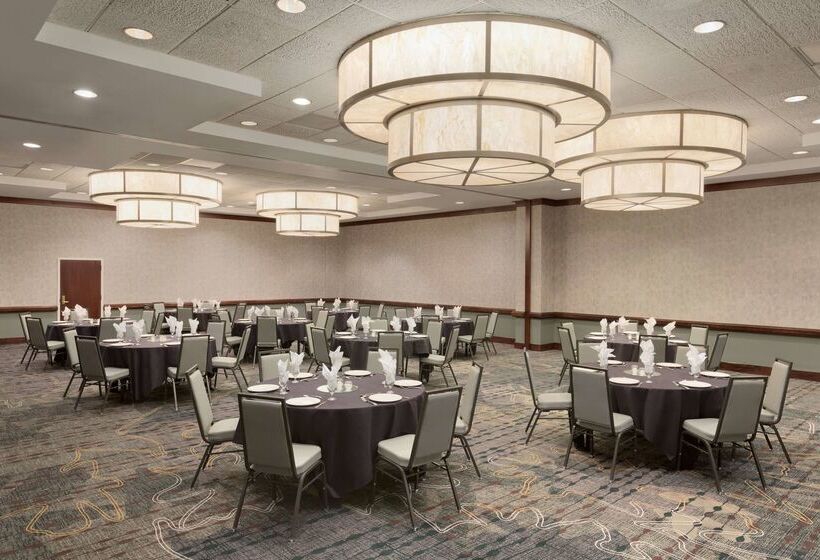 هتل Embassy Suites By Hilton Chicago North Shore Deerfield